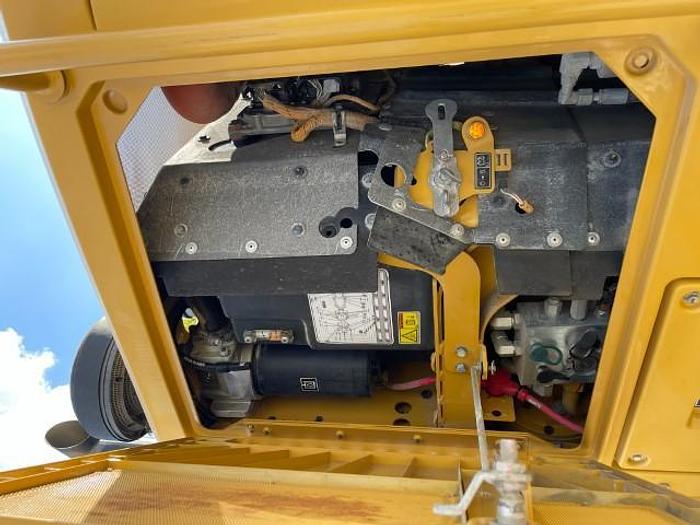 Used 2016 CATERPILLAR 12M