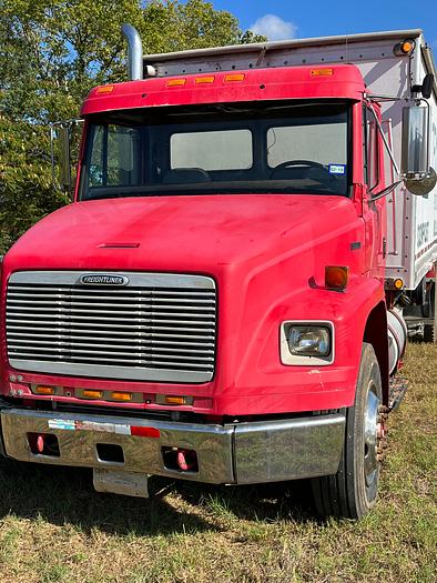 Used 2002 Freightliner FL-80