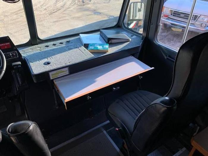 Used 2001 Freightliner MT45 Grunman Olson Fire/Rescue Mobile Command Center