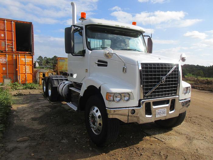 Used 2018 Volvo Road tractor/ has Wet line kit