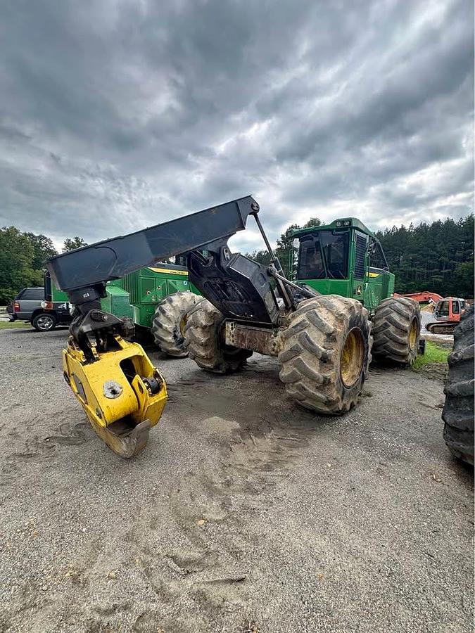 Used 2022 John Deere 648L2