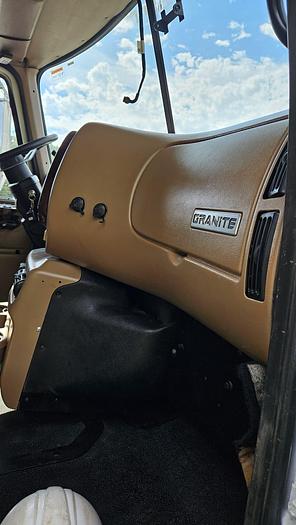 Used 2003  Mack *** ALLISON AUTOMATIC *** CV713 Granite