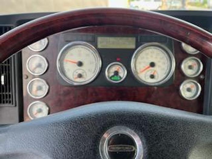 Used 2015  Freightliner Coronado