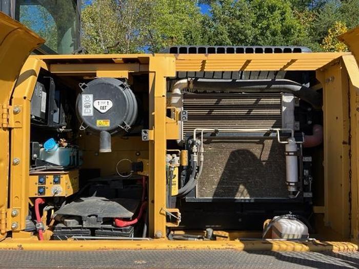 Used 2012 CATERPILLAR 320SDL