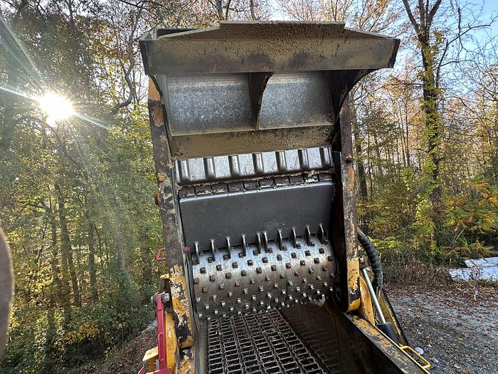 Used 2017 CBI 6800BT on tracks