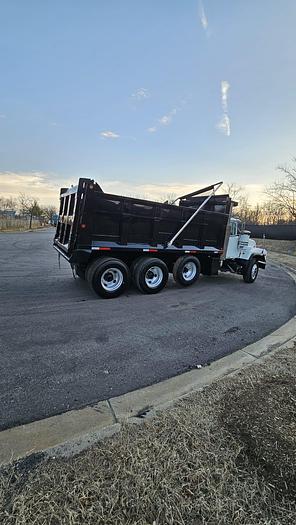 Used 2001 Mack *** Allison Automatic ***  RD688s