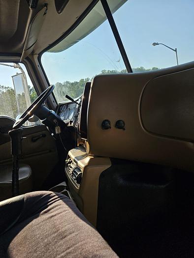 Used 2004   CV713 Granite