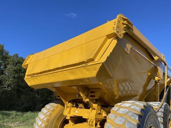 Used 2014 John Deere 460E off road truck