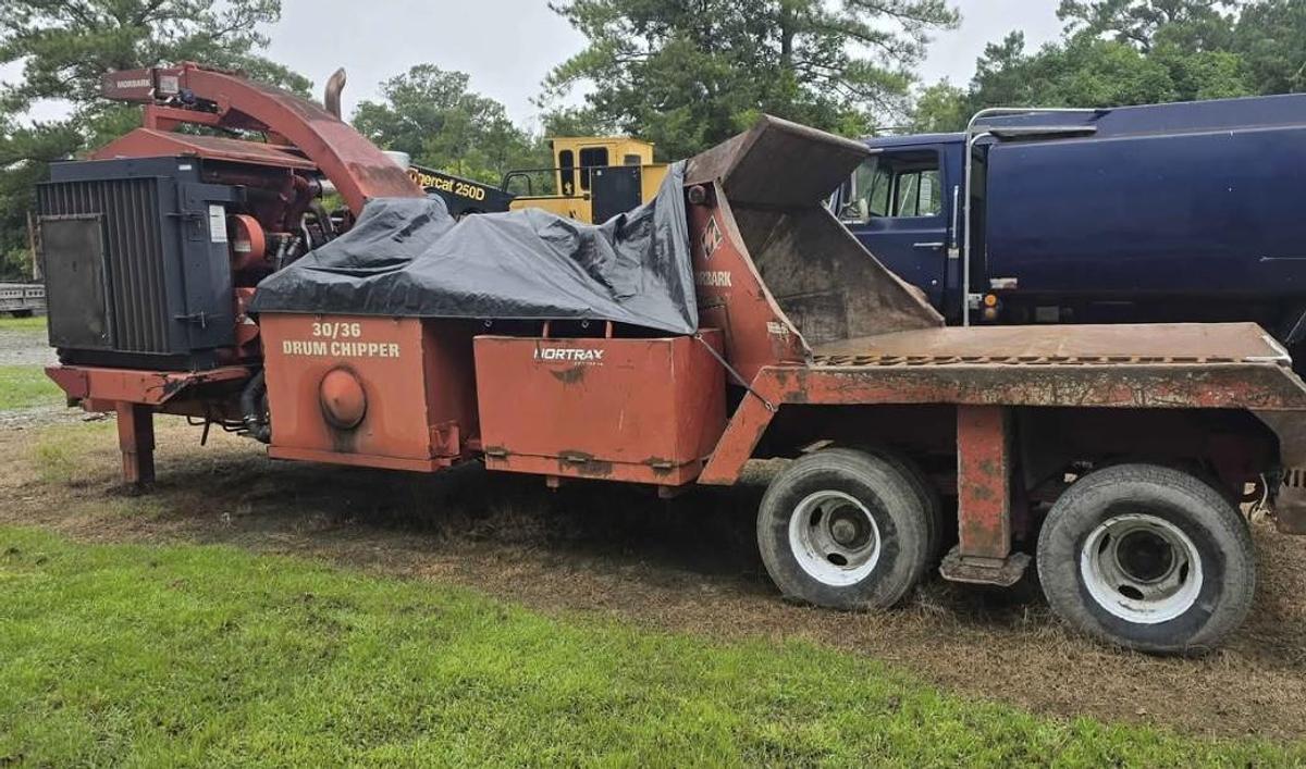 Used 2012 Morbark 3036 chipper