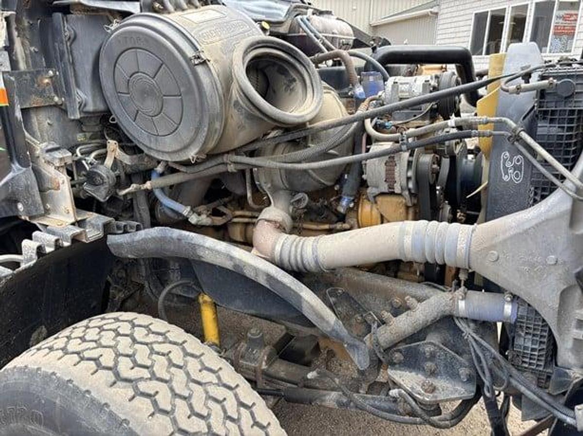 Used 2001 Freight line  Columbia 120/ Wet Line Kit 