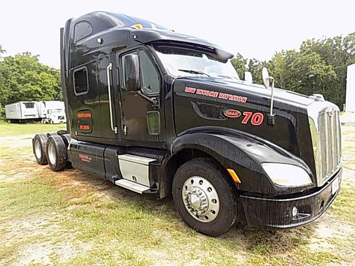 Used 2013 Peterbilt 587 T/A Tractor