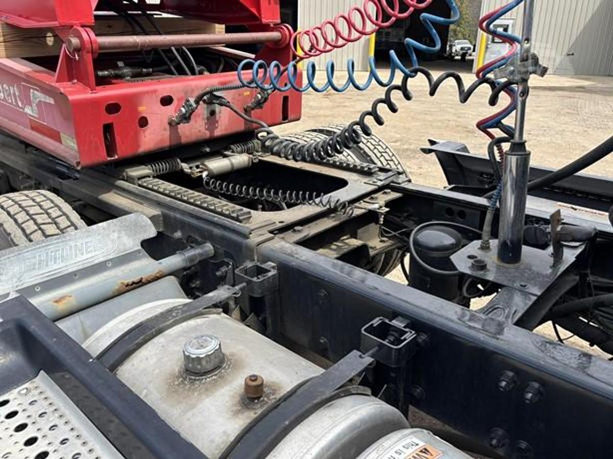 Used 2001 Freight line  Columbia 120/ Wet Line Kit 