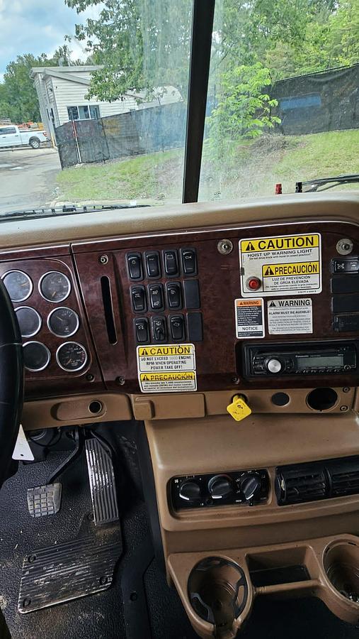 Used 2005 Mack *** ALLISON AUTOMATIC *** CV713 Granite