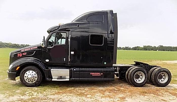 Used 2013 Peterbilt 587 T/A Tractor