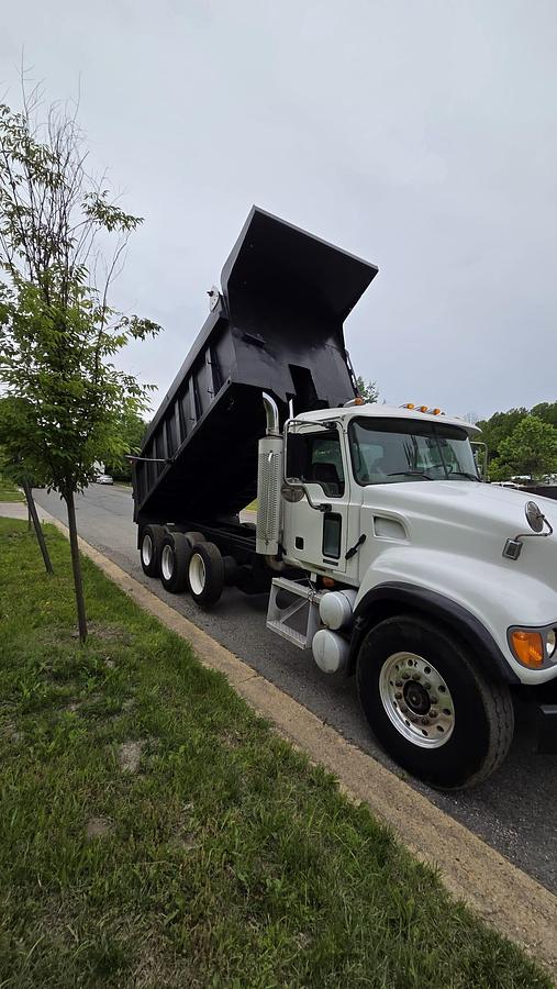 Used 2003 Mack *** ALLISON AUTOMATIC *** CV713 Granite
