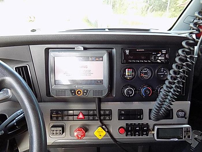 Used 2019 Freightliner Cascadia 126 **Automated Transmission**