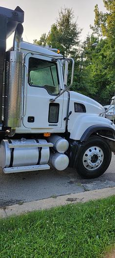 Used 2006 *** ALLISON AUTO *** MACK CV713 Granite