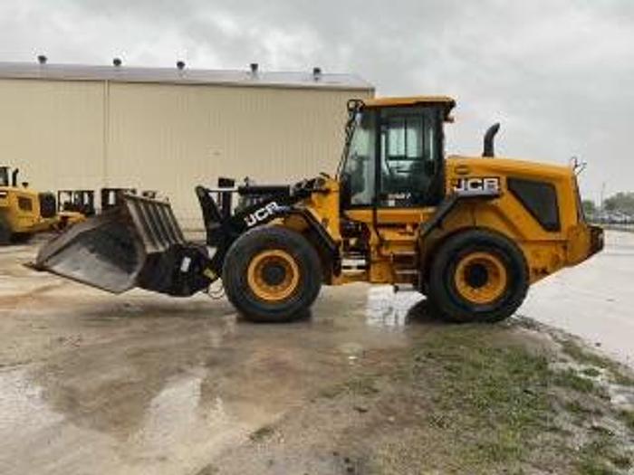 Used 2018 JCB 427ZX T4F / with high tip bucket 