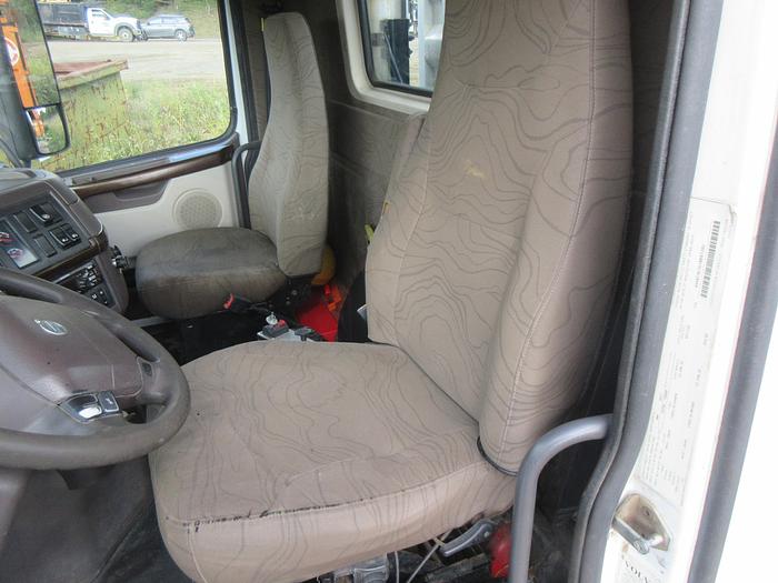 Used 2018 Volvo Road tractor/ has Wet line kit