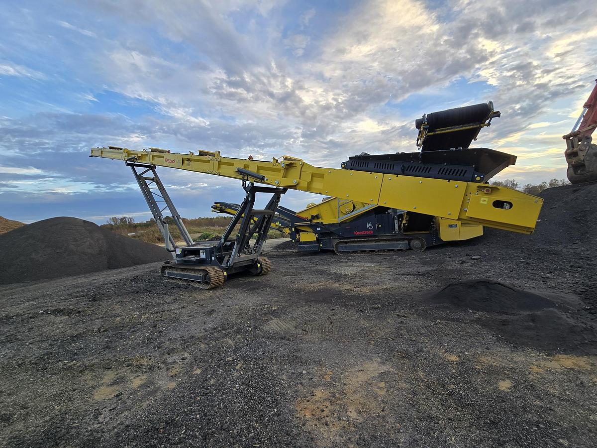 Used 2022 Keestrack S5 80ft stacker