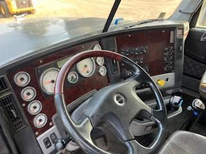 Used 2015  Freightliner Coronado