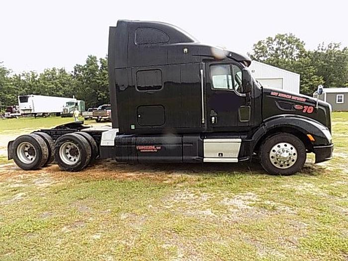 Used 2013 Peterbilt 587 T/A Tractor