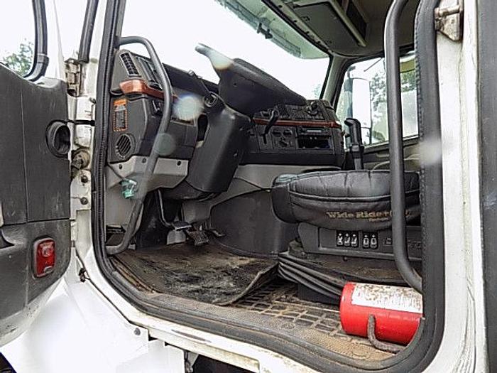 Used 2010 Volvo VNM
