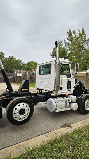 Used 2006 *** ALLISON AUTOMATIC *** Mack CV713 Granite