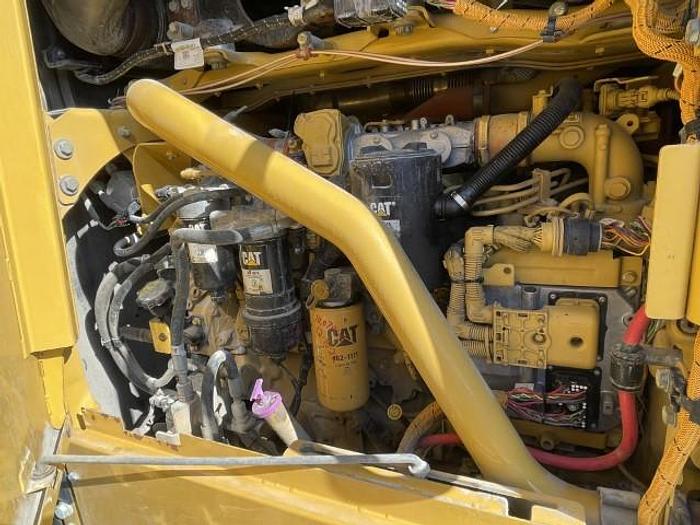 Used 2013 Caterpillar 120M2