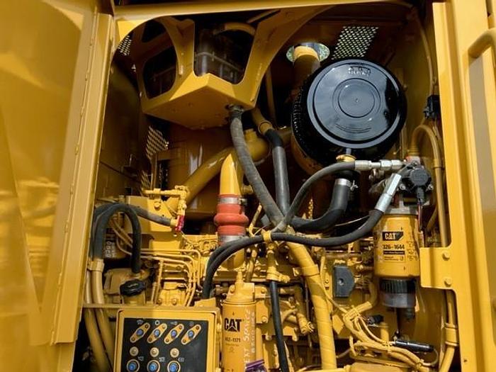 Used 2008 CATERPILLAR 12M