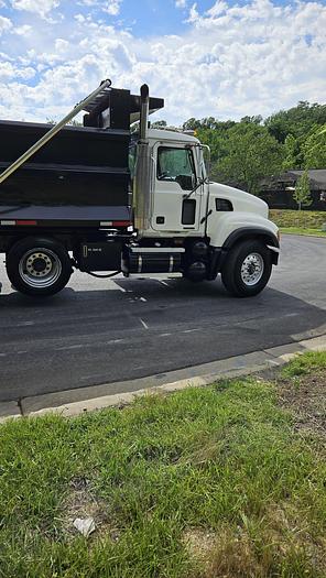 Used 2003  Mack *** ALLISON AUTOMATIC *** CV713 Granite