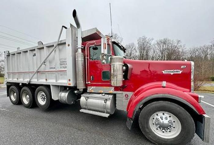 Used 2007 Peterbilt **0** Miles on Engine Rebuild W900L