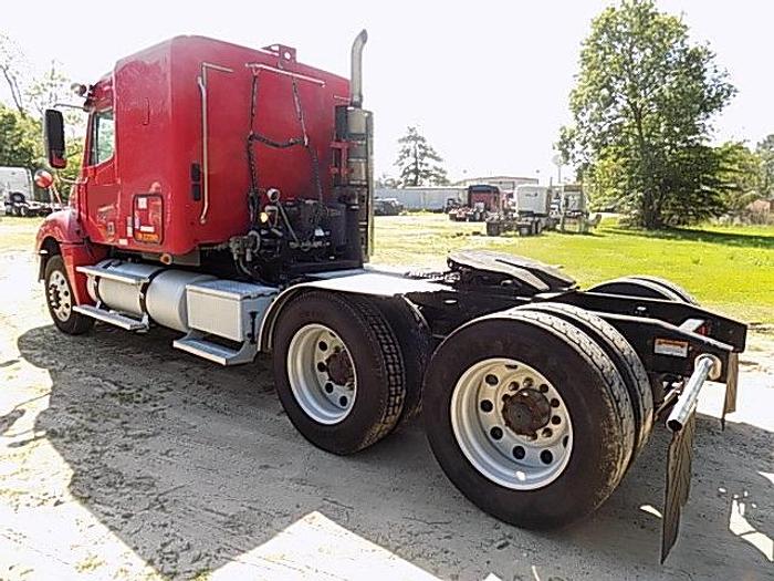 Used 2007 Freightliner Columbia 120, CAT C13