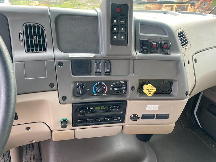 Used 2006 Peterson Mulch Bower Truck