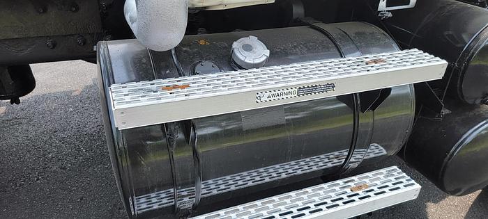 Used 2008 Mack CV713