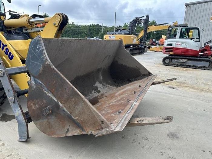 Used 2022 Komatsu WA320-8