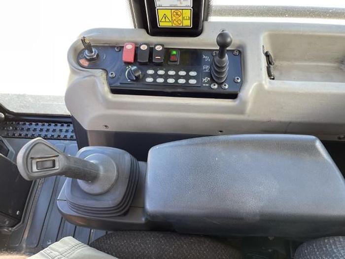 Used 2016 CATERPILLAR 963K