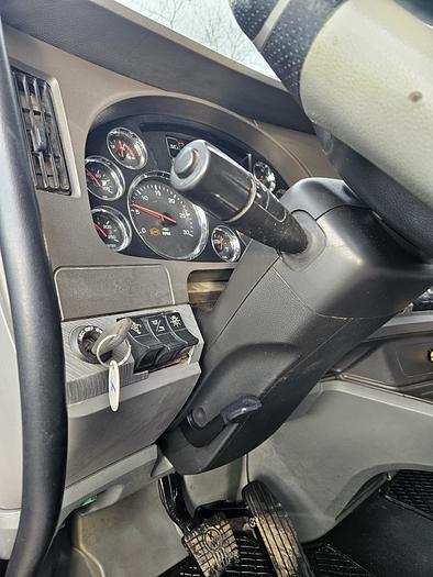 Used 2017 *** ALLISON AUTOMATIC *** Kenworth T880