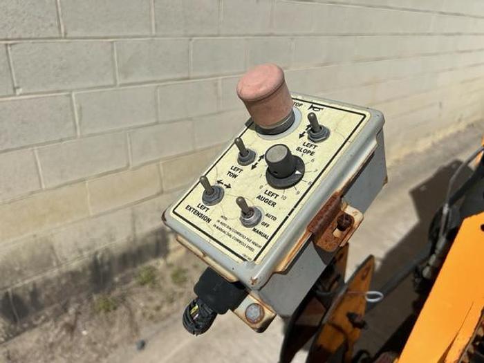 Used 2016 Leeboy 8616B