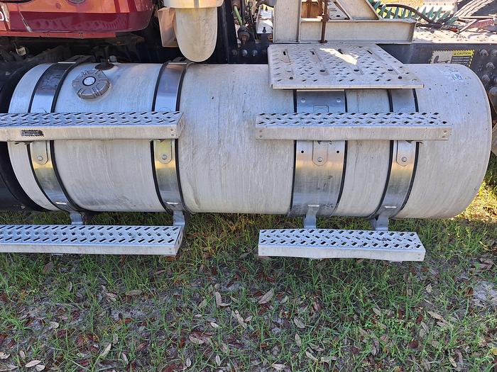 Used 2014 Mack CHU613