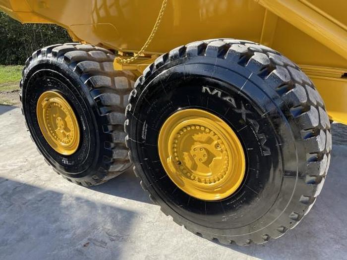 Used 2014 John Deere 460E off road truck