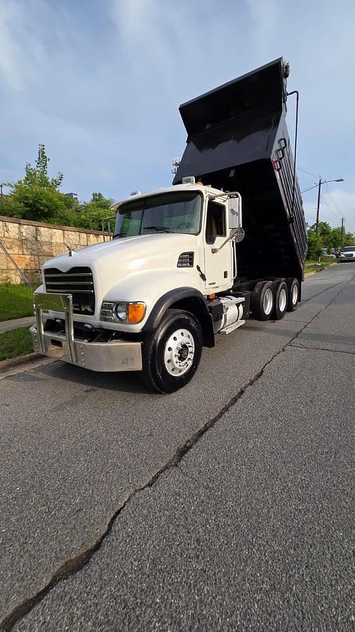 Used 2003 Mack *** ALLISON AUTOMATIC *** CV713 Granite