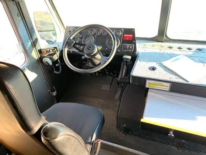 Used 2001 Freightliner MT45 Grunman Olson Fire/Rescue Mobile Command Center