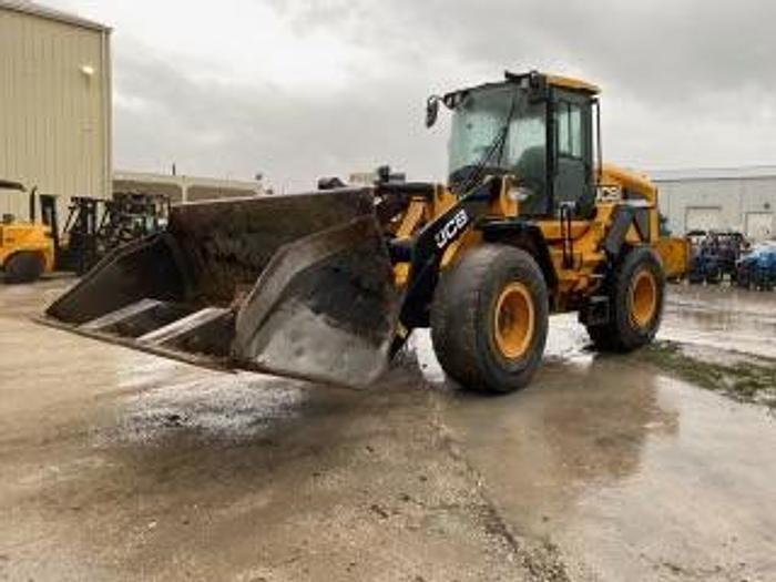 Used 2018 JCB 427ZX T4F / with high tip bucket 