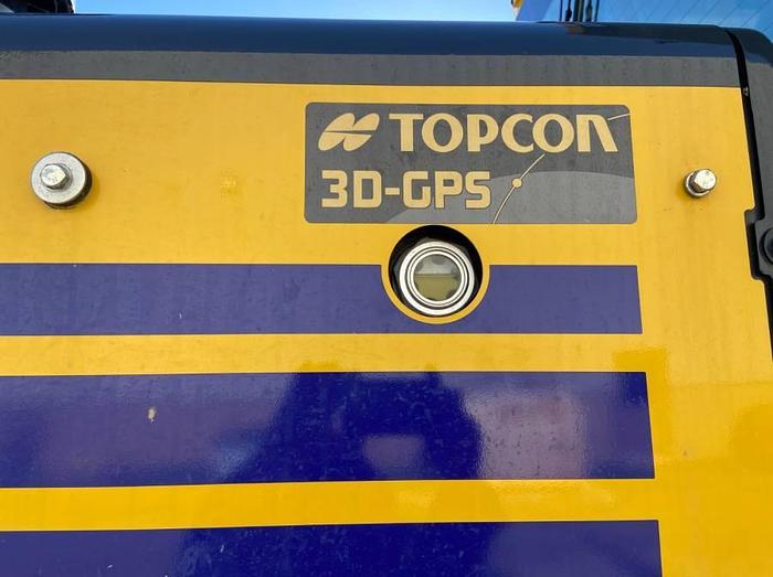 Used 2022 Komatsu GD655-7