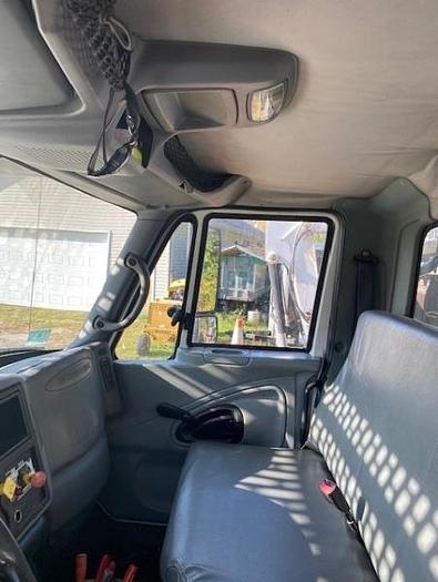 Used 2005 International 4300SBA