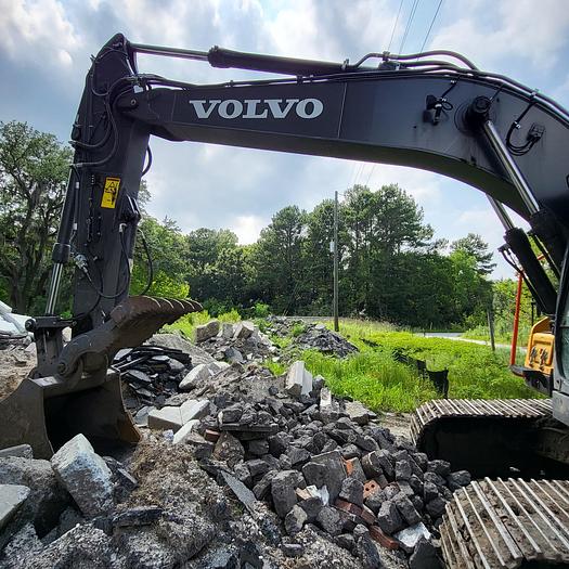 Used 2021 Volvo EC220E