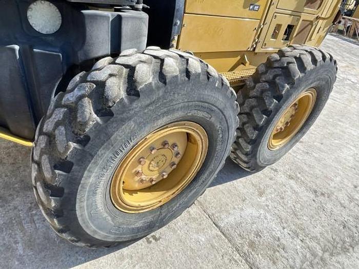 Used 2013 Caterpillar 120M2