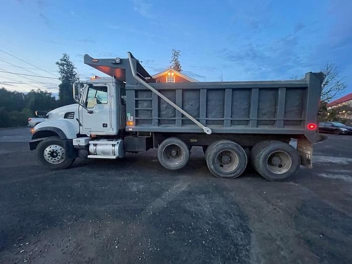 Used 2006 *** ALLISON AUTOMATIC *** Mack CV713 Granite