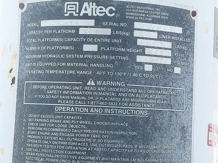 Used 2004 Ford F450 Altec Bucket Truck